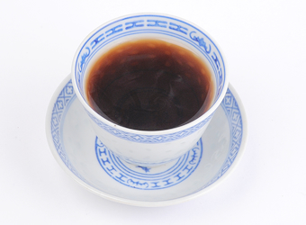 酵素が生きているアルカリ度64度のお茶が健康をサポートします。